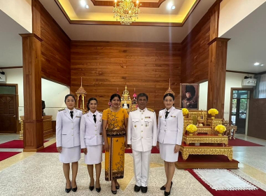 พิธีสวดพระพุทธมนต์และพิธีทำบุญตักบาตร ถวายพระราชกุศล ... พารามิเตอร์รูปภาพ 12