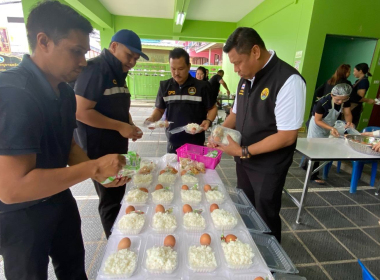 สำนักงานสหกรณ์จังหวัดตรังจัดทำโรงครัวกรมส่งเสริมสหกรณ์แจกข้าวกล่องและน้ำดื่ม จำนวน 550 ชุด เพื่อแจกจ่ายแก่สมาชิกสหกรณ์การเกษตรเมืองตรัง จำกัด ... พารามิเตอร์รูปภาพ 7