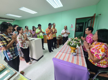 ดพิธีสรงน้ำพระและรดน้ำขอพรผู้ใหญ่ร่วมสืบสานสงกรานต์วิถีไทย ... พารามิเตอร์รูปภาพ 10